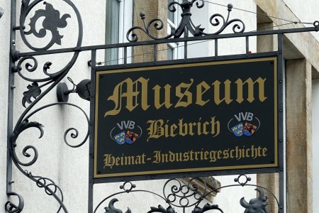 Das Schild des Heimatmuseum in Biebrich.